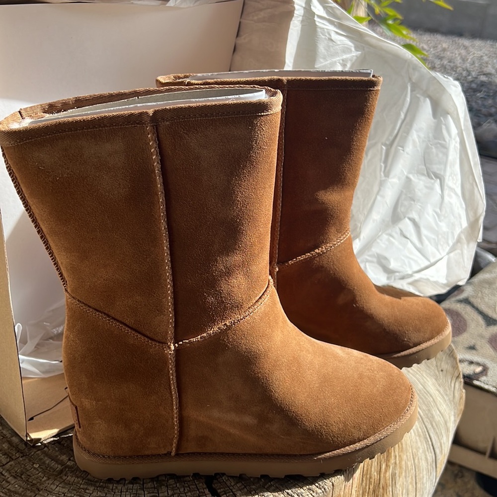 UGG Chestnut CLASSIC FEMME SHORT - Picture 9 of 11